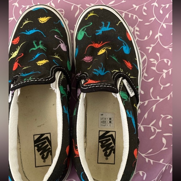 Vans kids size 2.5 slip on shoes with dinosaurs - Picture 5 of 5